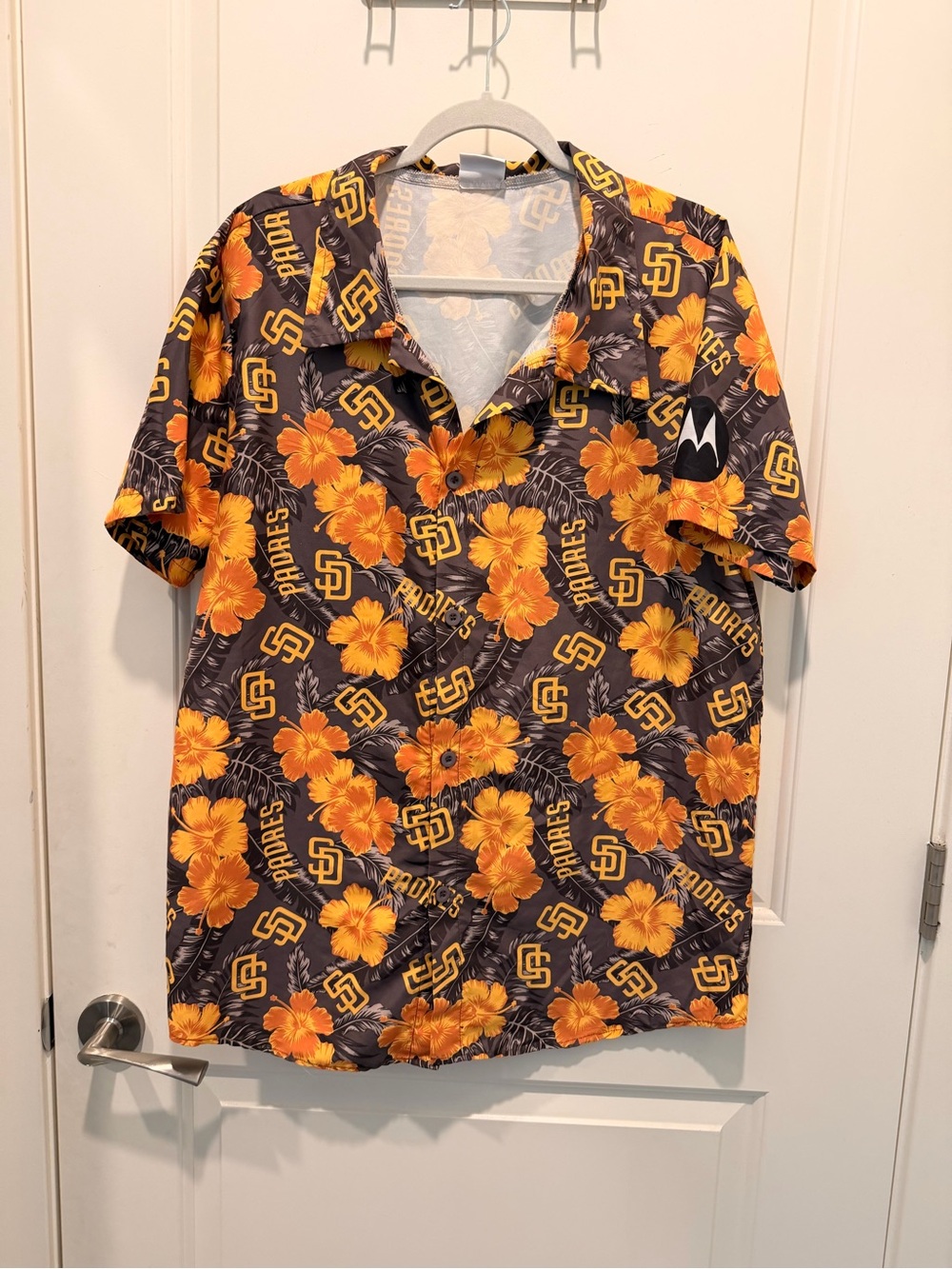 BDA Sports San Diego
Padres MLB Promotional
Aloha Hawaiian Shirt Sz XL